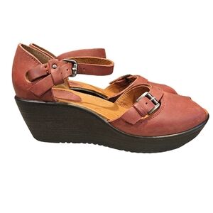 NWOT Kravings by Klogs Wedge Sandals. Size 8.5.‎
